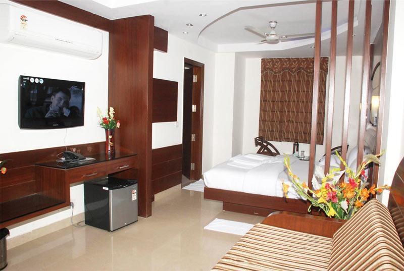 Hotel High 5 Land Delhi Kültér fotó
